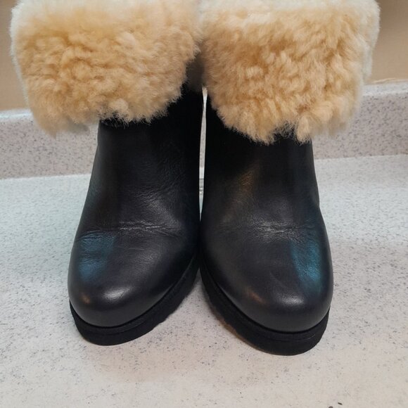 Koolaburra La Volta Deluxe Black Leather Pre Ugg Wedge Bootie Size 7 Shearling - Picture 4 of 9